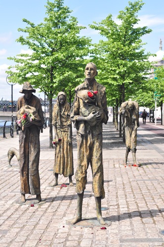 Un peu avant EPIC, ne râtez pas les sculptures de la "Famine", le long de la Liffey. ©Judith Lossmann