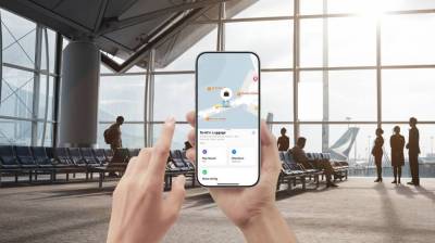 Une salle d'embarquement à l'aéroport et un iphone en gros plan.