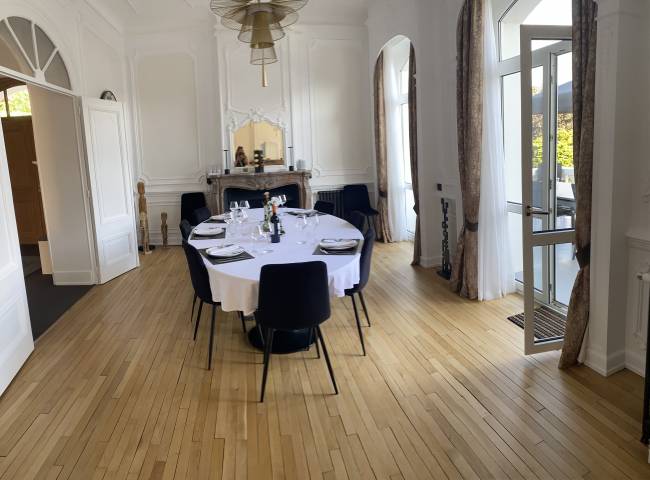 Salle à manger de la villa Concorde à Gérardmer.