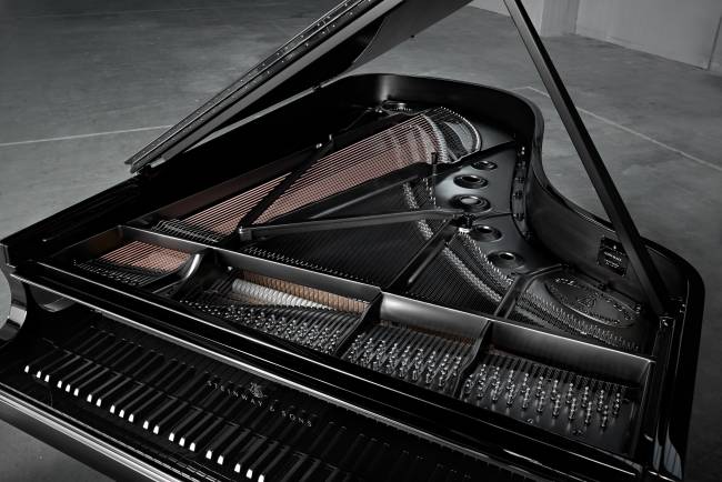 Sublime piano noir création de Steinway
