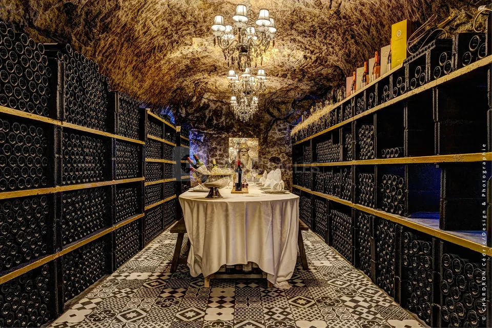 une sublime cave à vin de luxe chateau de Beauvois