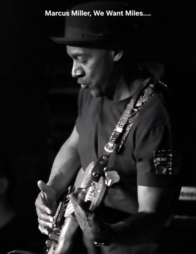 portrait noir et blanc de Marcus Miller